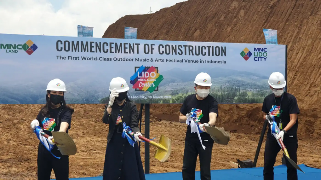 Trups golf course hits a snag